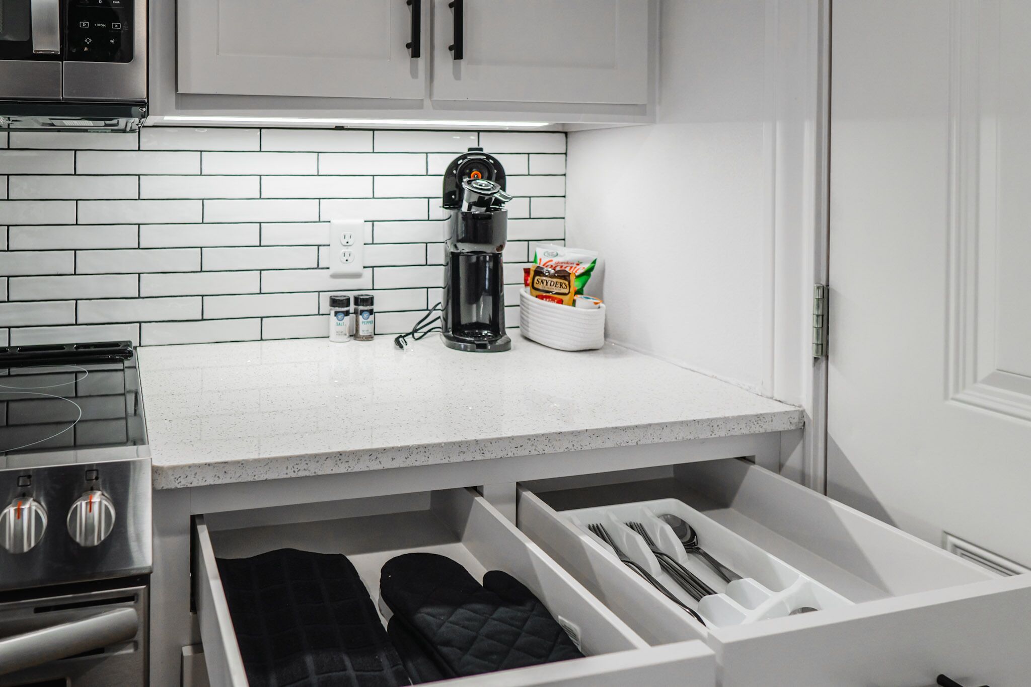 Luxury Suite/By EATS, DRINKS,  & ENTERTAINMENT