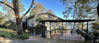 Absolute lake front - lie in bed & listen to the fish jump!