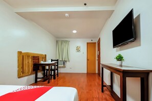 Room - Vaccinated Staff - OYO 847 Cote D' Azure (Las Pinas)