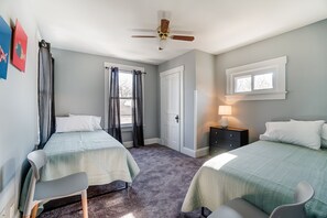 3 bedrooms, desk, iron/ironing board, free WiFi