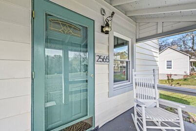 Clayton's 1910, Completely Restored Mill House, business-friendly weekday rtes