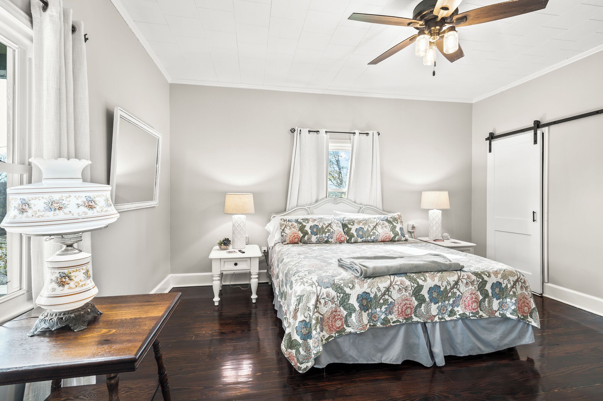 2 bedrooms, desk, iron/ironing board, free WiFi