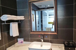 Ảnh chưa phân loại, 5 trong số 66 ảnh, nút