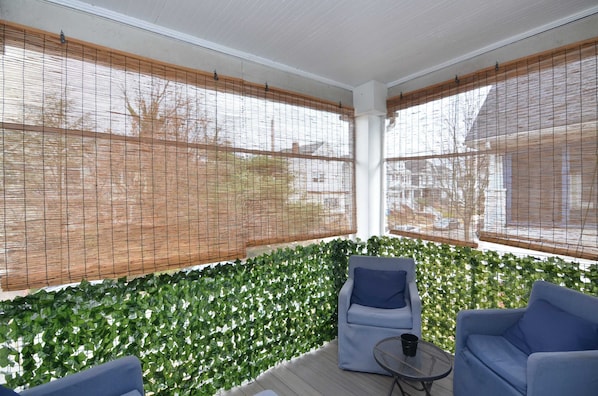 Interior - Cozy Beds w/ Parking & Laundry Near RU/RWJ/Train (Highland Park)