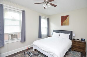 3 bedrooms, iron/ironing board, WiFi, bed sheets