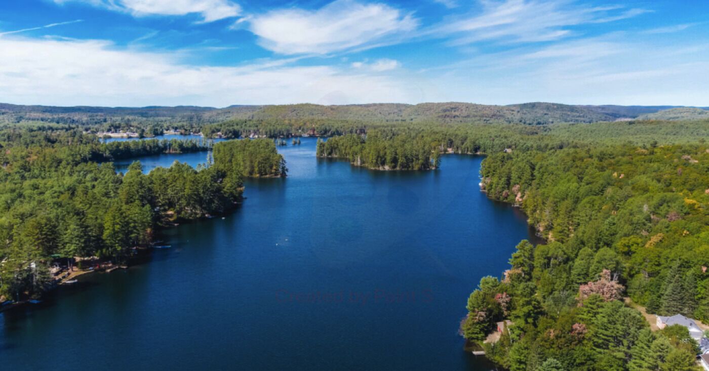 Waterfront 5 Bed / 3 Bath Cottage on Farm Lake