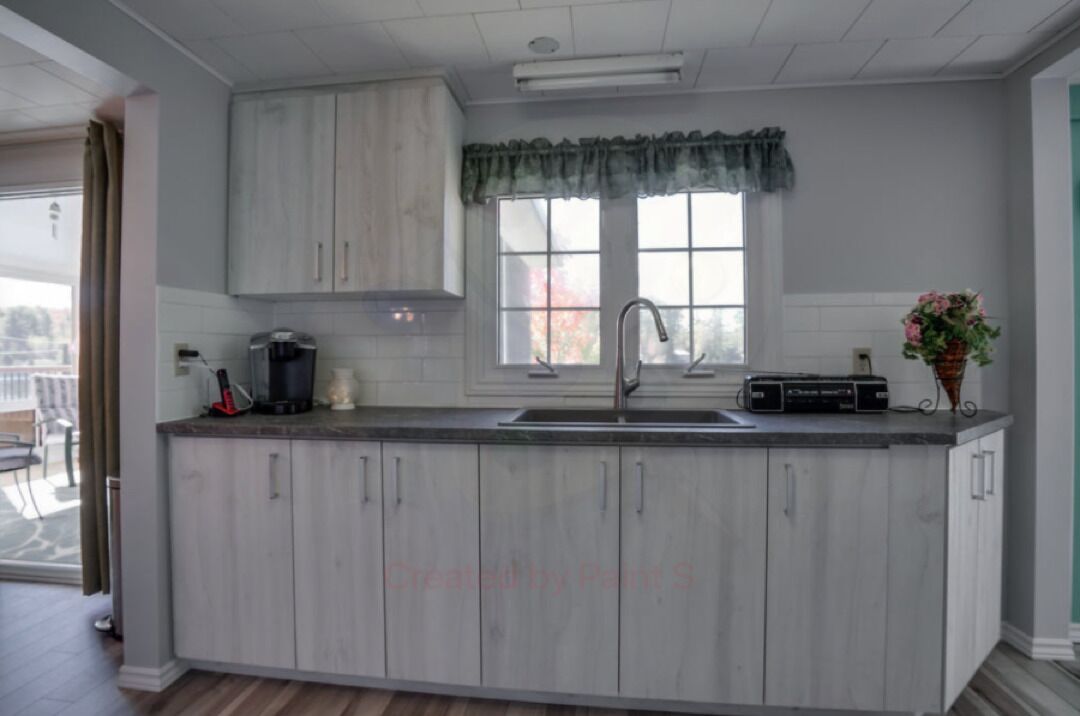 Waterfront 5 Bed / 3 Bath Cottage on Farm Lake