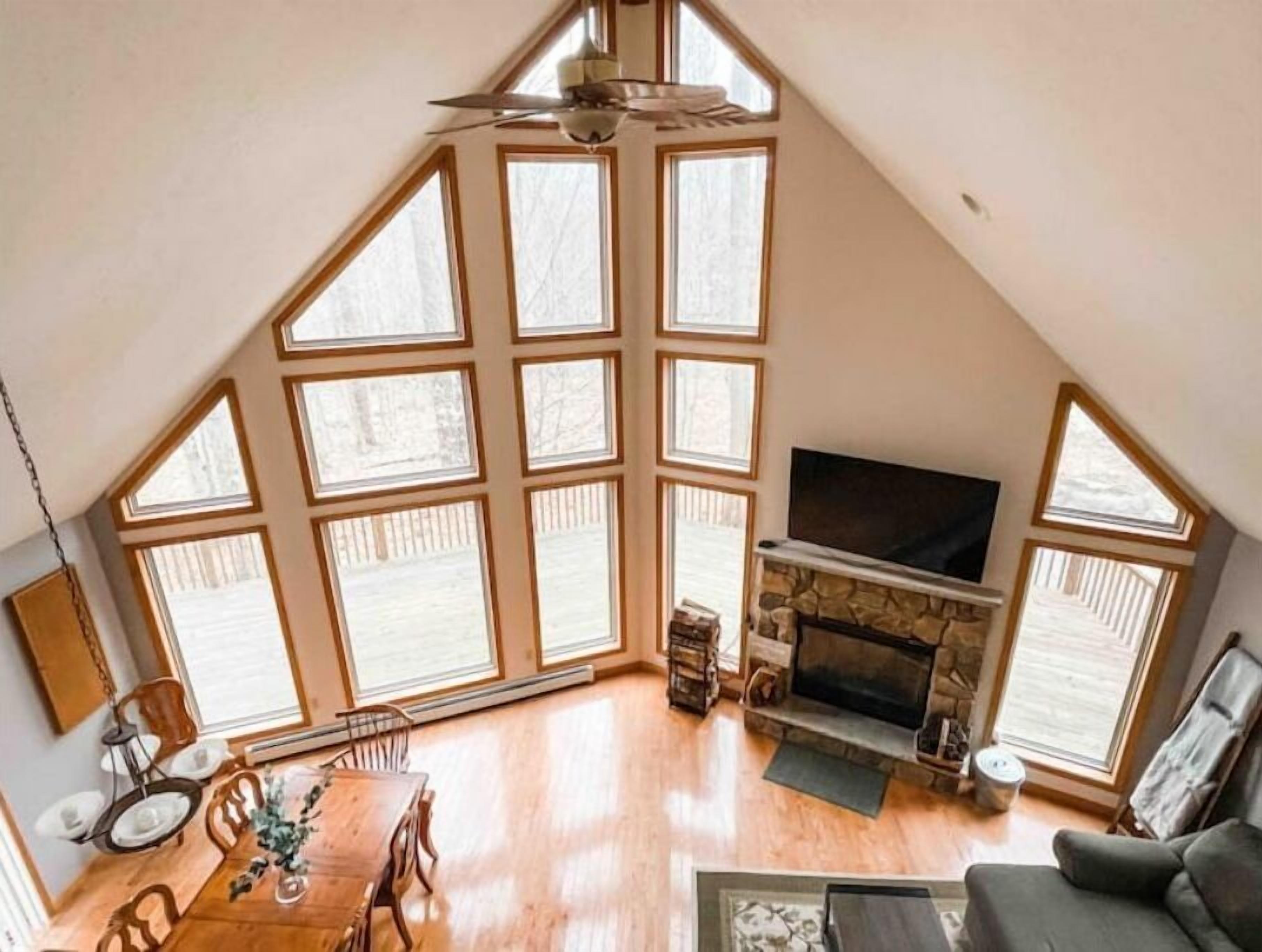 Stunning chalet in Big Bass Lake - Pocono Mountains