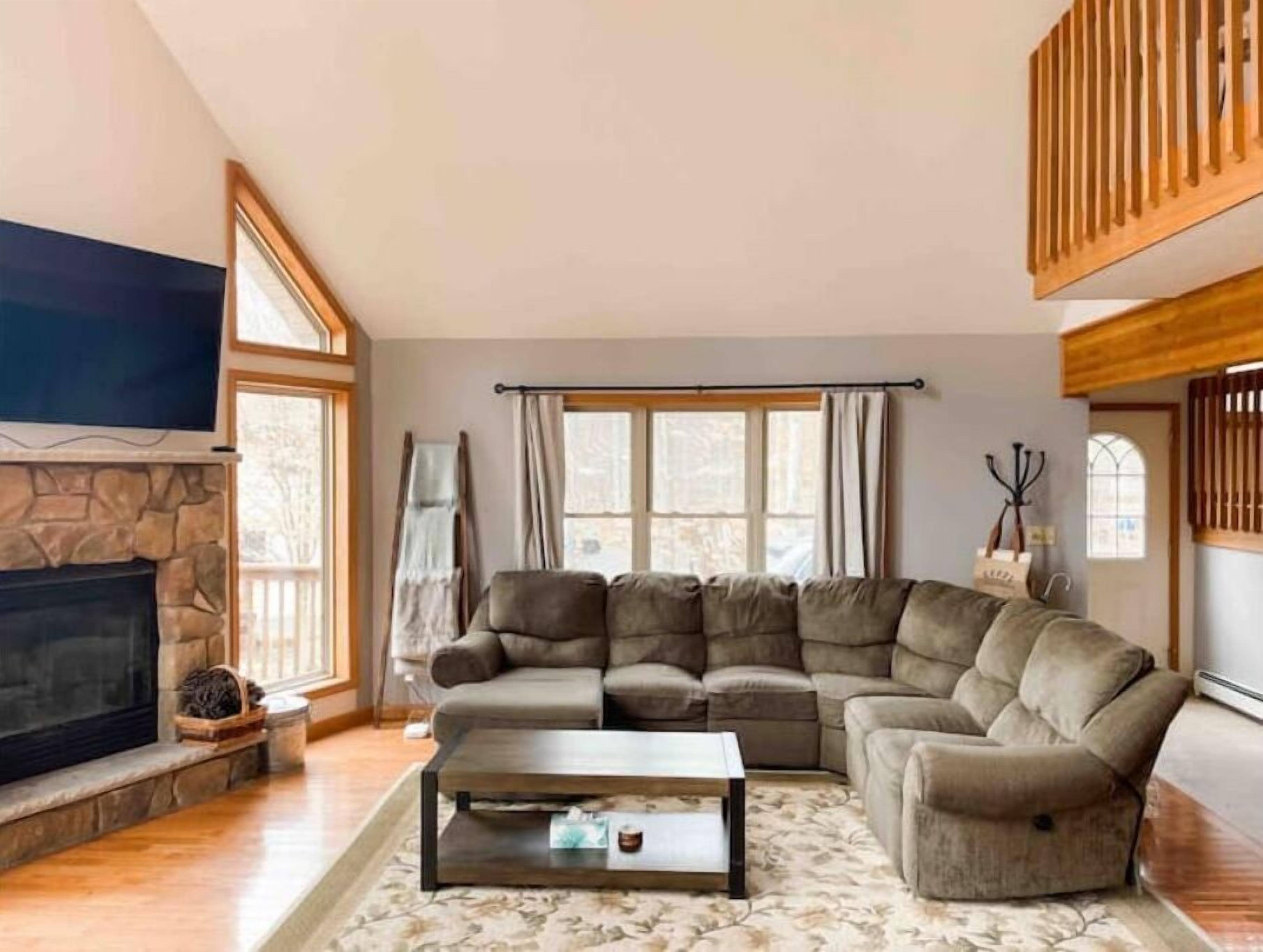 Stunning chalet in Big Bass Lake - Pocono Mountains