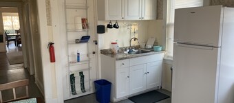 Cozy Spacious Duplex Sleeps 14, Parks 8