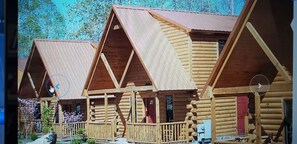 Exterior - Cabin at the foot of the Great Smokey Mt. national park! (Gatlinburg)