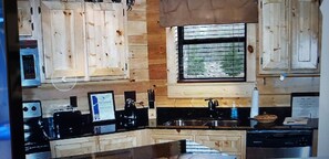Private kitchen - Cabin at the foot of the Great Smokey Mt. national park! (Gatlinburg)