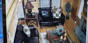 Interior - Cabin at the foot of the Great Smokey Mt. national park! (Gatlinburg)