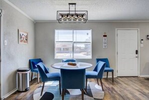 Dining - La Palma Lodge:Near Texas Tech and Top Restaurants (Lubbock)