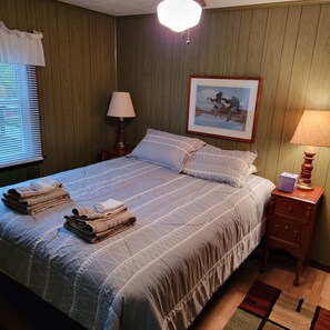 2 chambres, fer et planche à repasser, accès au Wi-Fi (inclus)