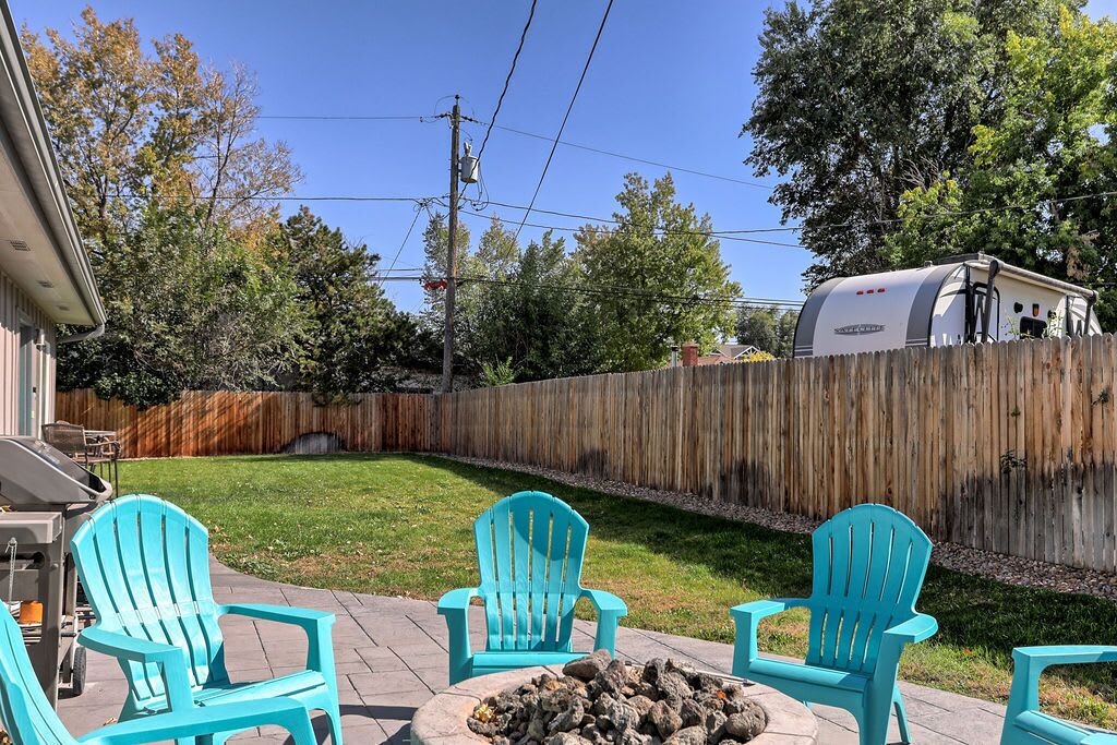 Relax in West Denver- Fire Pit & Backyard!