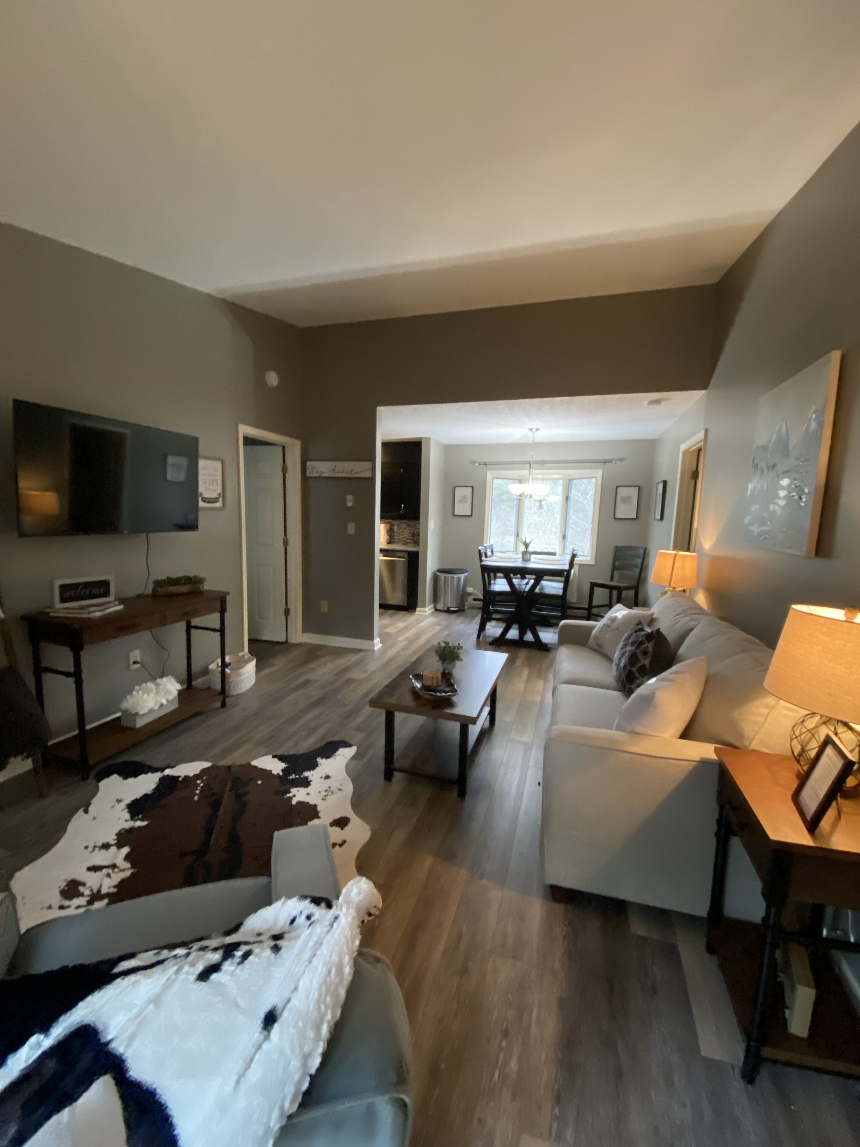 5 star cozy condo Blowing Rock -walk to main-3rd floor renovated