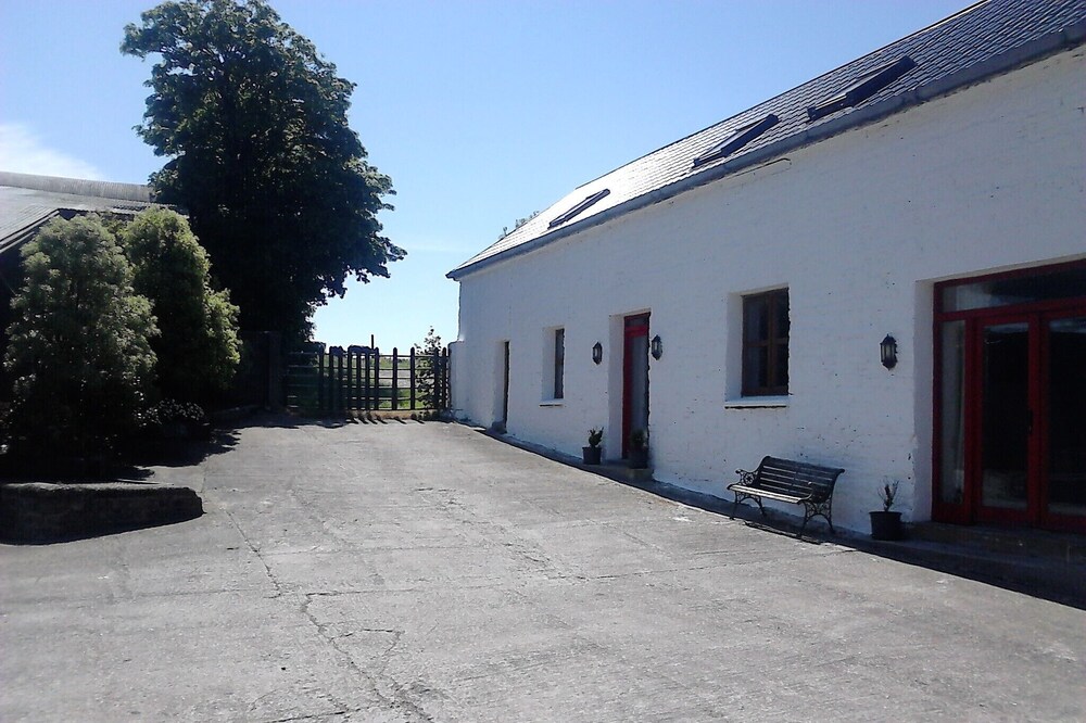 Irish Stone Cottage 1 mile from Charles Fort