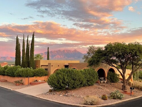 Arizona Townhouse with Stunning Mountain View