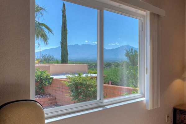 Interior - Arizona Townhouse with Stunning Mountain View (Green Valley)