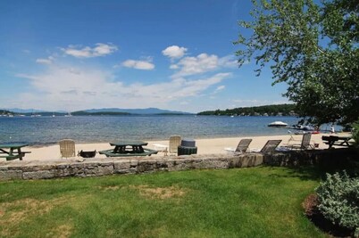 ADORABLE 1BR w/ Beach Access~Pool View~Fireplace
