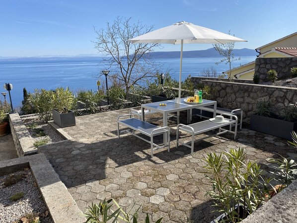 Outdoor dining - Casa B ap2 (Moscenicka Draga)