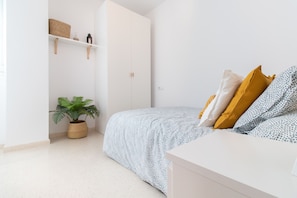 2 chambres, fer et planche à repasser, Wi-Fi, draps fournis
