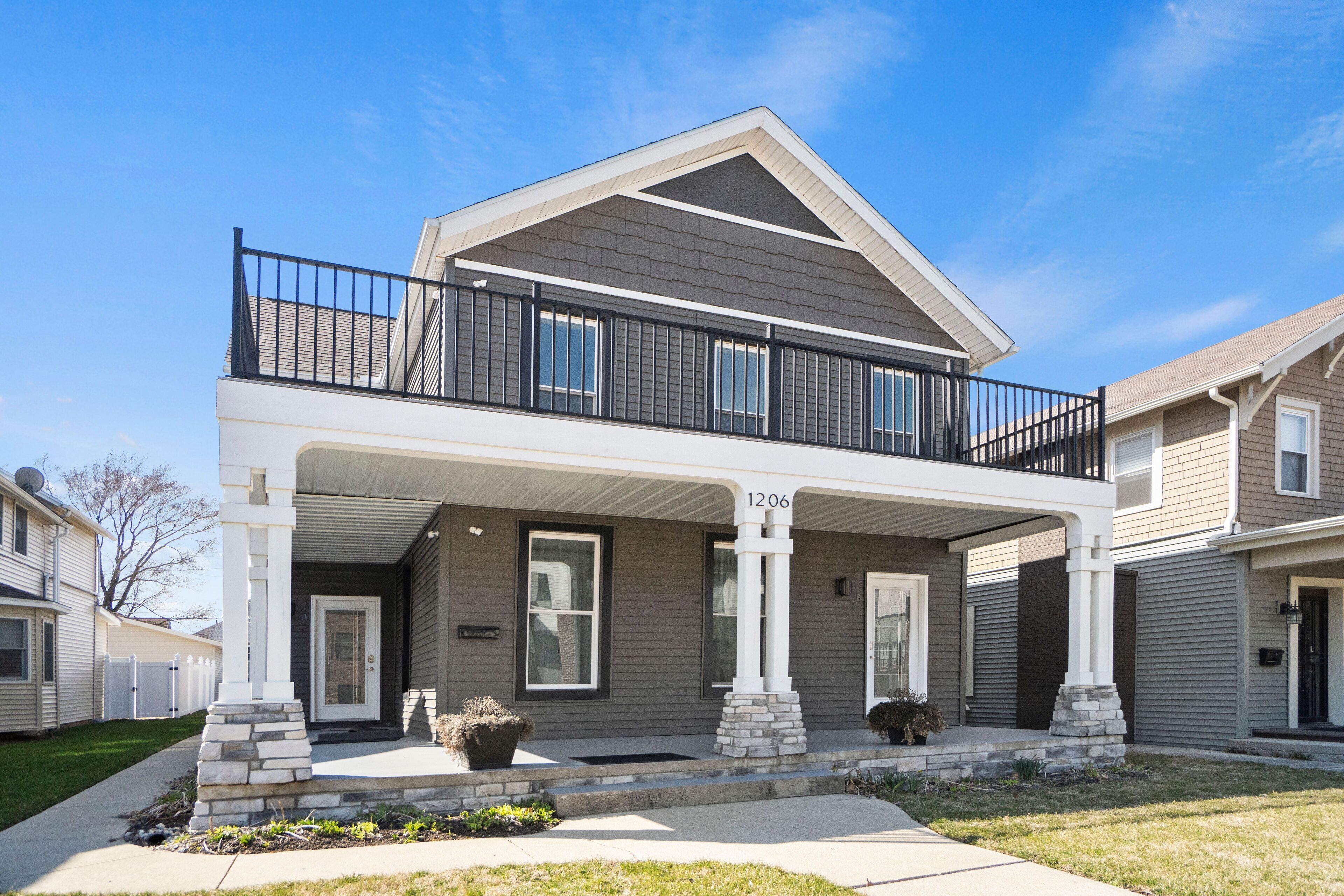 Downtown Fort Wayne Triplex- Apt. B