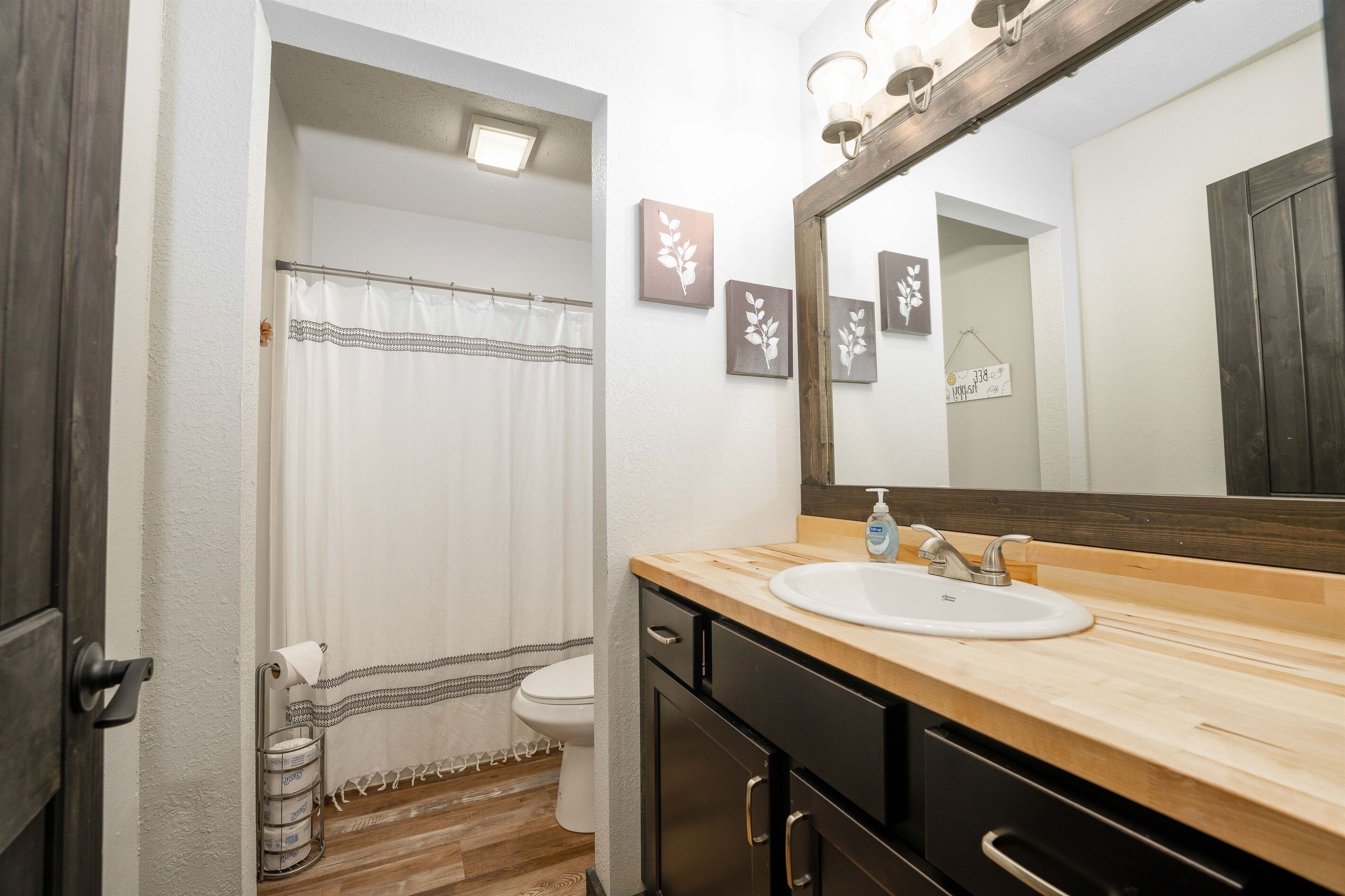 Private Cabin sleeps 6-Close to Silver Dollar City