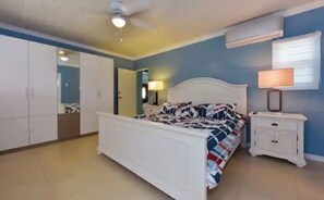 4 bedrooms, in-room safe, iron/ironing board, free WiFi