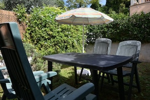 Outdoor dining - S255 - Sirolo, new three-room apartment a stone's throw from the center (Sirolo)