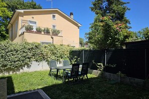 Outdoor dining - S255 - Sirolo, new three-room apartment a stone's throw from the center (Sirolo)