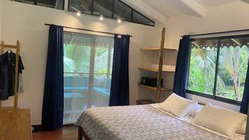 3 bedrooms, in-room safe, desk, iron/ironing board