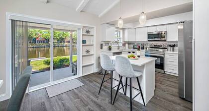 NEW Heated Salt Pool & Spa on Waterfront Canal