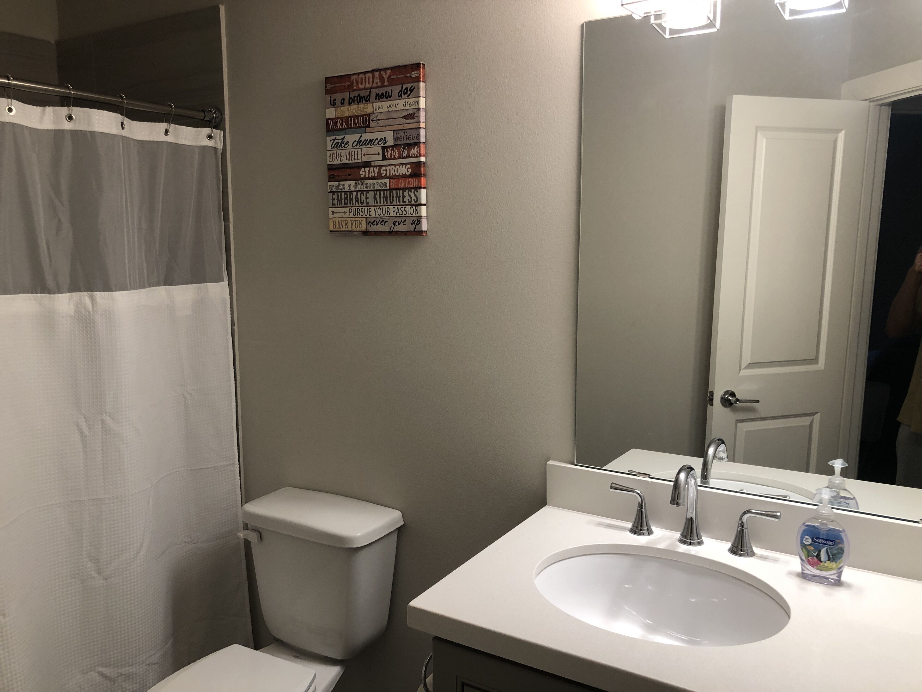 5 min to The Medical Center. Family sized with private backyard