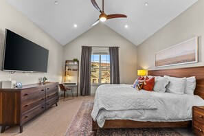 3 habitaciones, escritorio, tabla de planchar con plancha y wifi gratis 