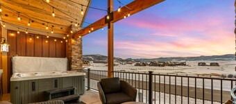 Luxury, Spacious Mtn Home - Private Hot Tub, Ski+Golf