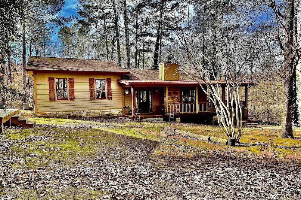 5 Star Peaceful 3/2 Lake Home on Private Cove