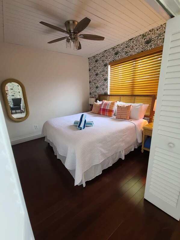 6 bedrooms, iron/ironing board, free WiFi, bed sheets
