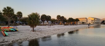 Pelican Point * 1st Floor * King Bed * 2 Bathrooms