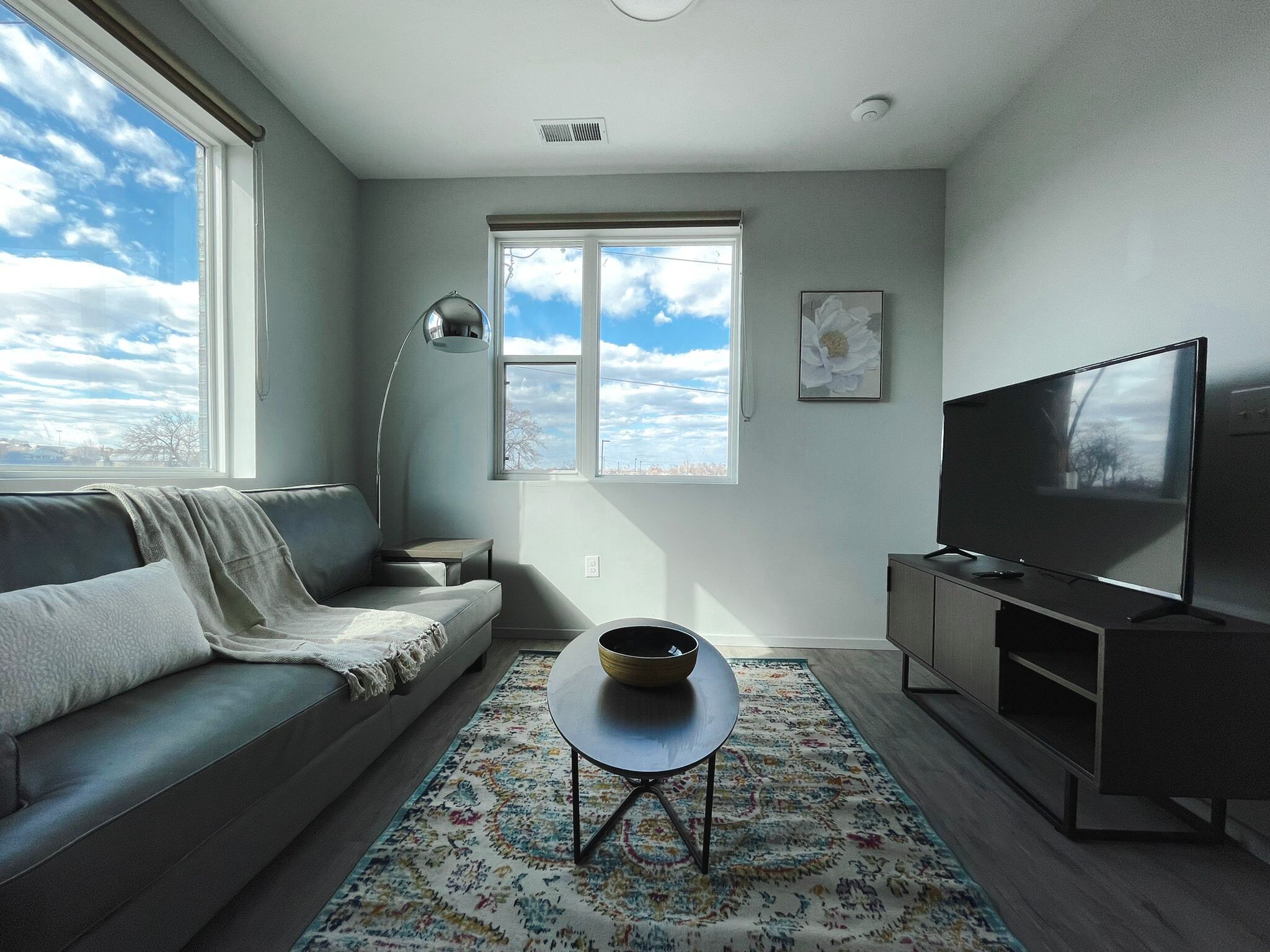 Graceful 1BD/1BA + Gym - Downtown Omaha