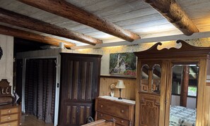 1 bedroom, in-room safe, iron/ironing board, free WiFi