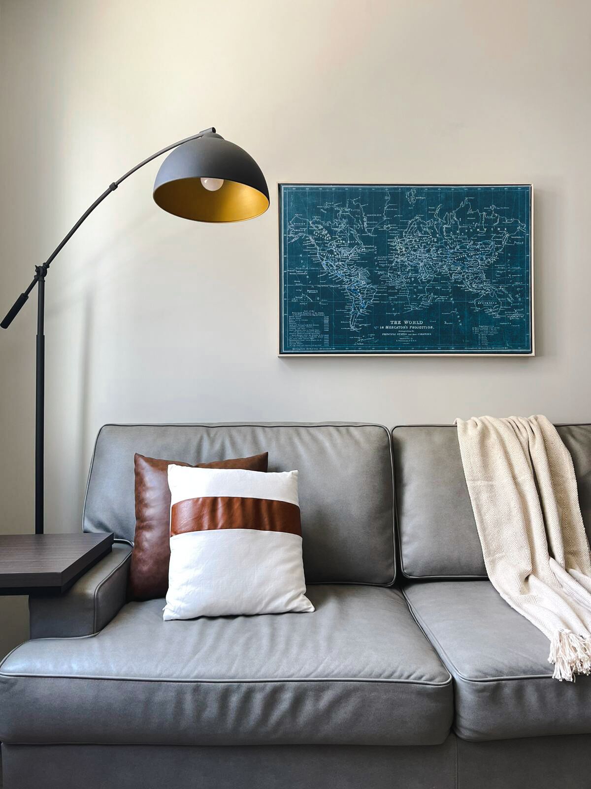 Comfortable 1BD/1BA + Gym - Downtown Omaha