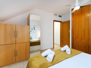2 bedrooms, iron/ironing board, internet, bed sheets - Cosy Urban Penthouse In The Heart Of Fuengirola (FUENGIROLA)