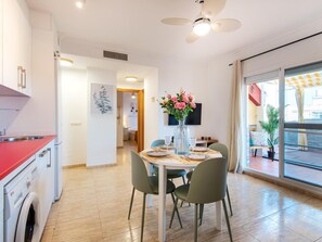 Fridge, microwave, oven, dishwasher - Cosy Urban Penthouse In The Heart Of Fuengirola (FUENGIROLA)