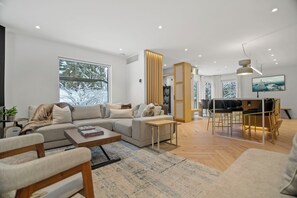 Smart-TV, peis, videospill og DVD-spiller