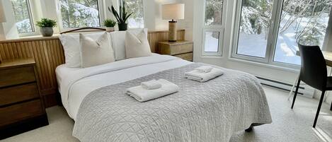 4 Schlafzimmer, Schreibtisch, Bügeleisen/Bügelbrett, Reisekinderbett