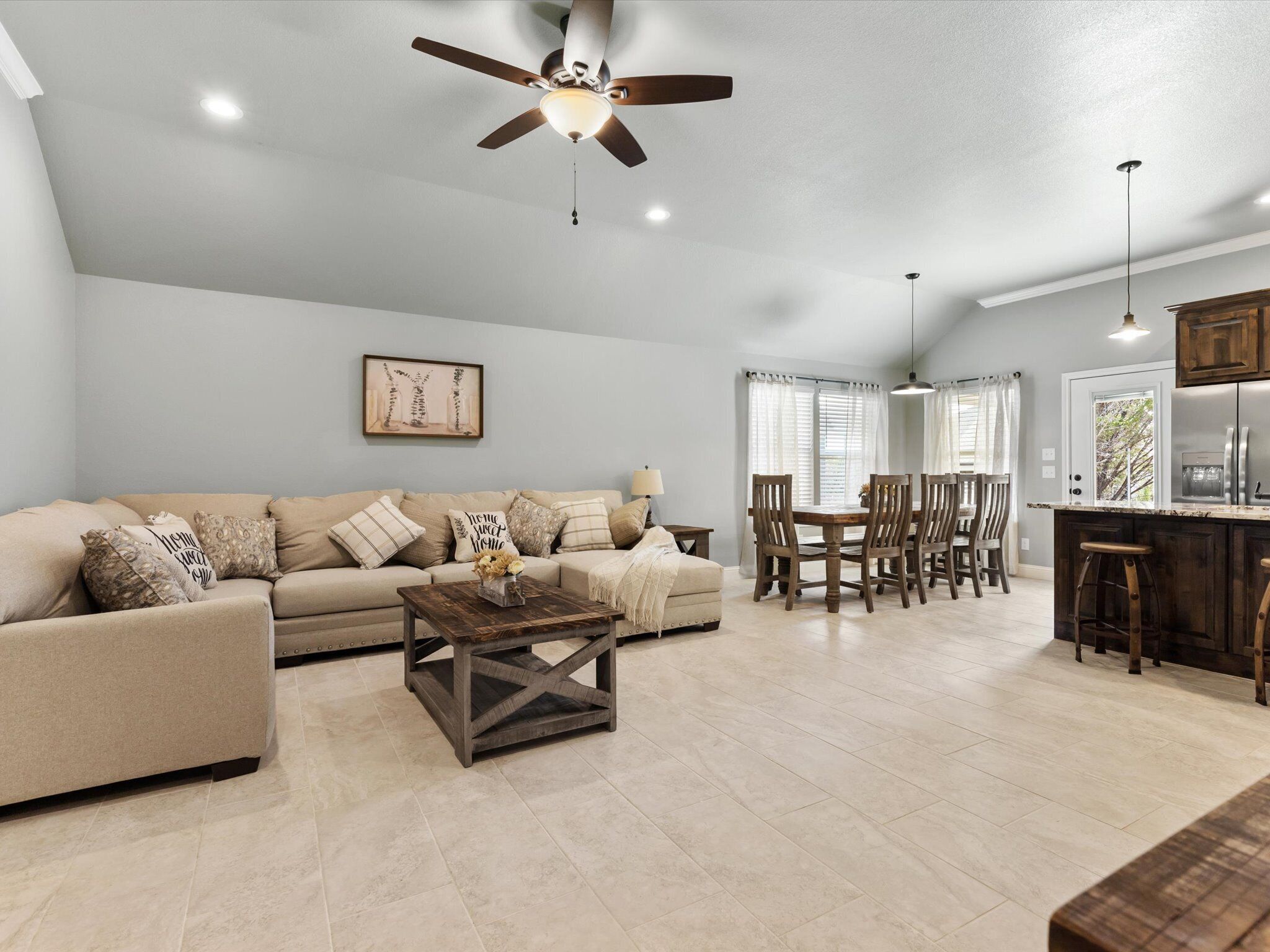 BEAUTIFUL NEW LAKESIDE COMMUNITY HOME