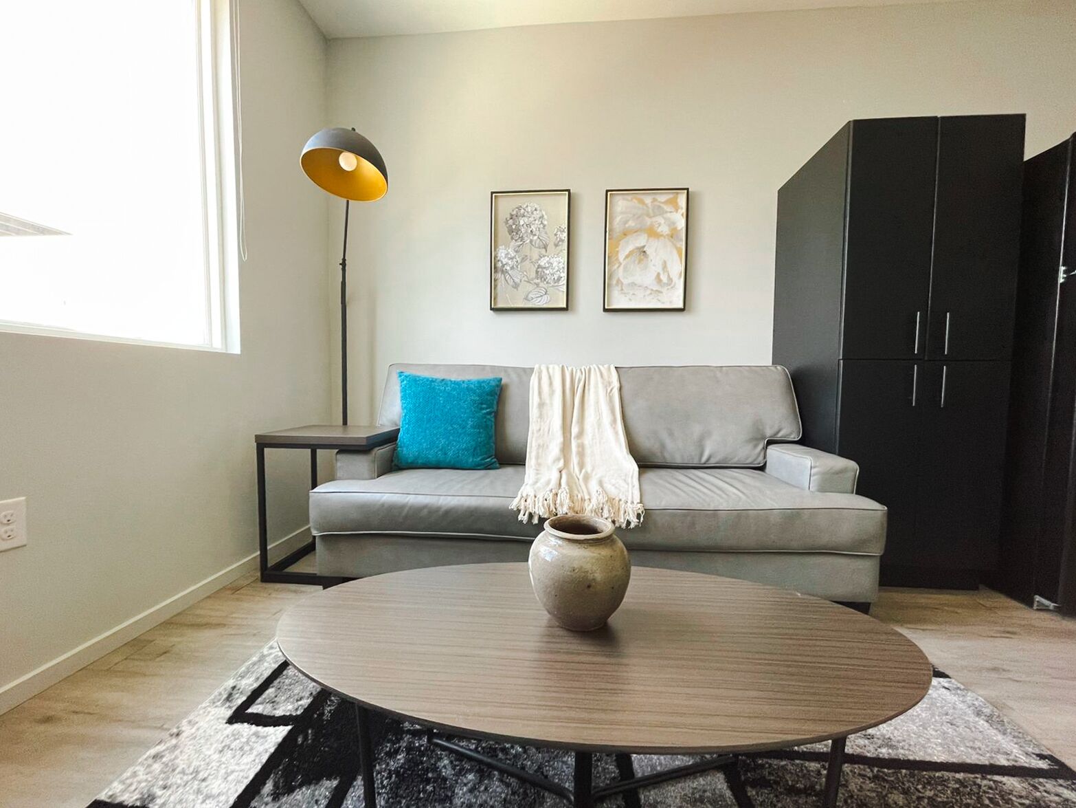 Chic 1BD/1BA + Gym - Downtown Omaha