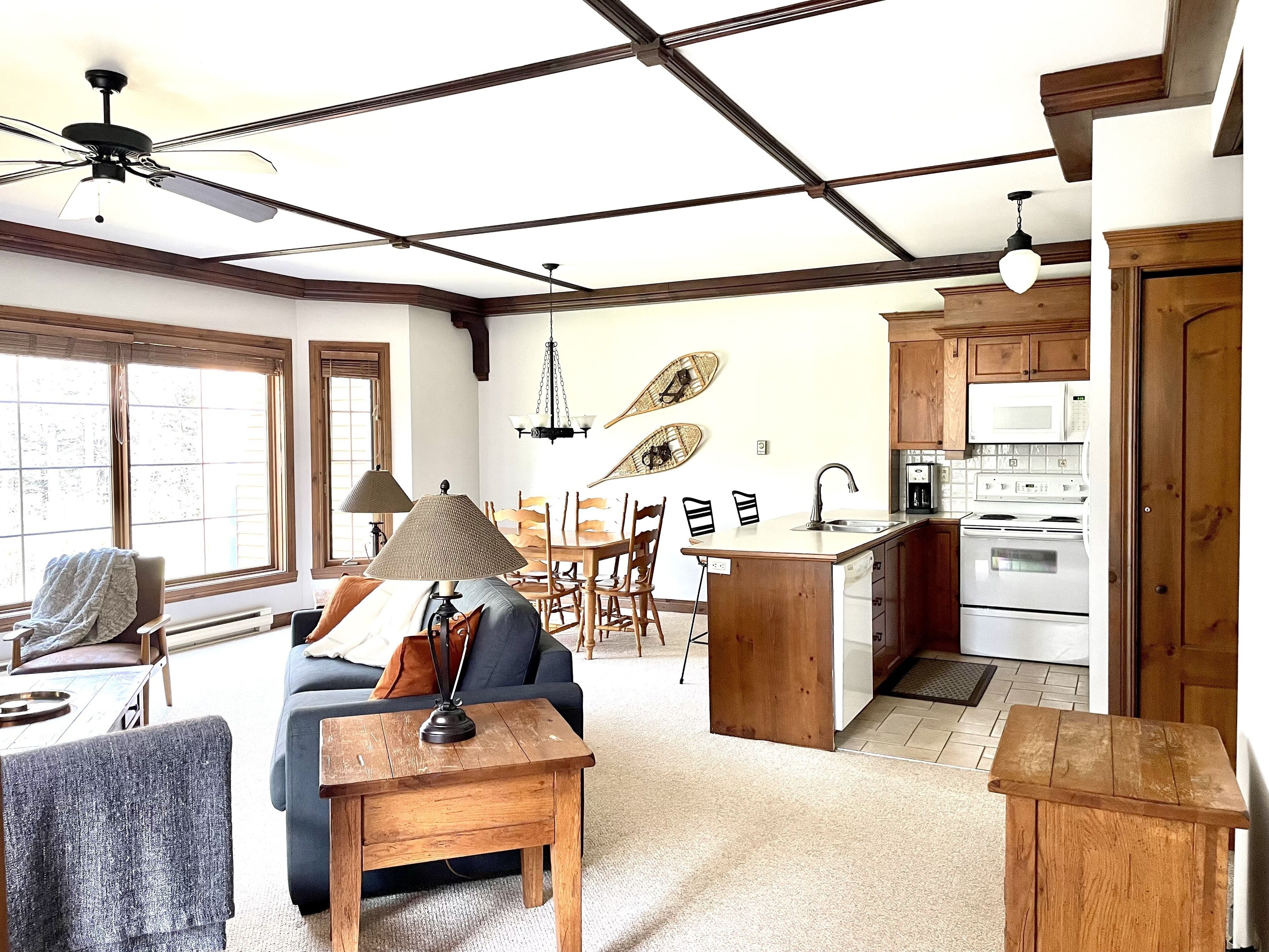 Only a 10 minute walk to Mont Tremblant! 2 bdrm condo - perfect getaway!